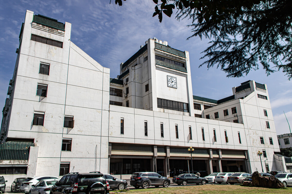 江西实力画室最后选择白塔岭，2022届美术生教你如何选画室