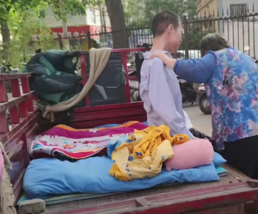 网红妈妈太不容易！要照顾俩个患渐冻症儿子，还要拍视频赚治疗费