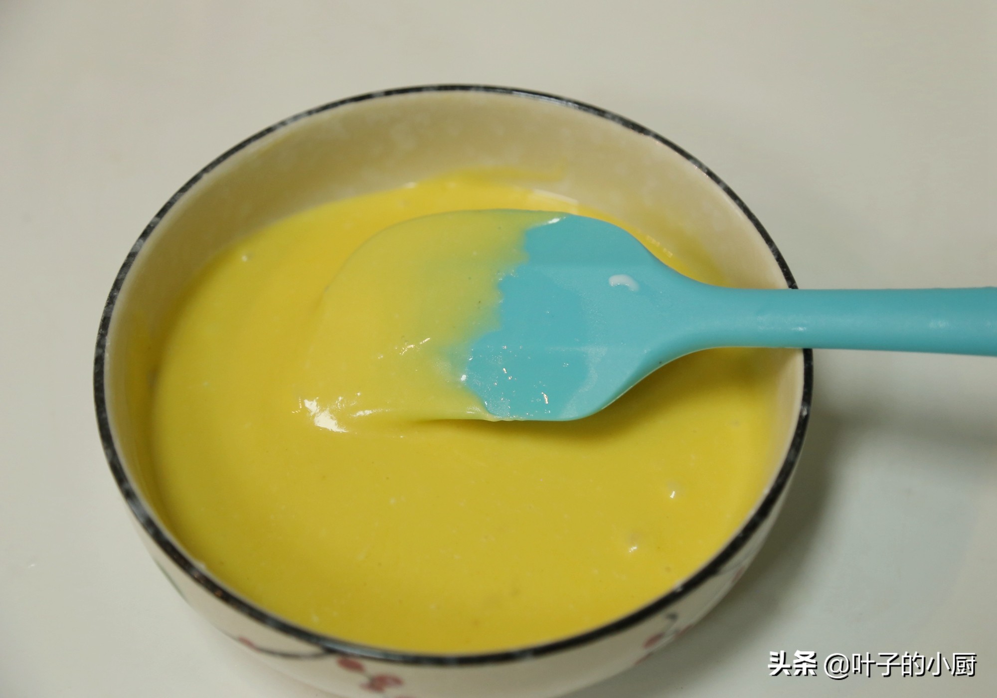 烤箱做蛋糕,烤箱做蛋糕的制作方法和步驟