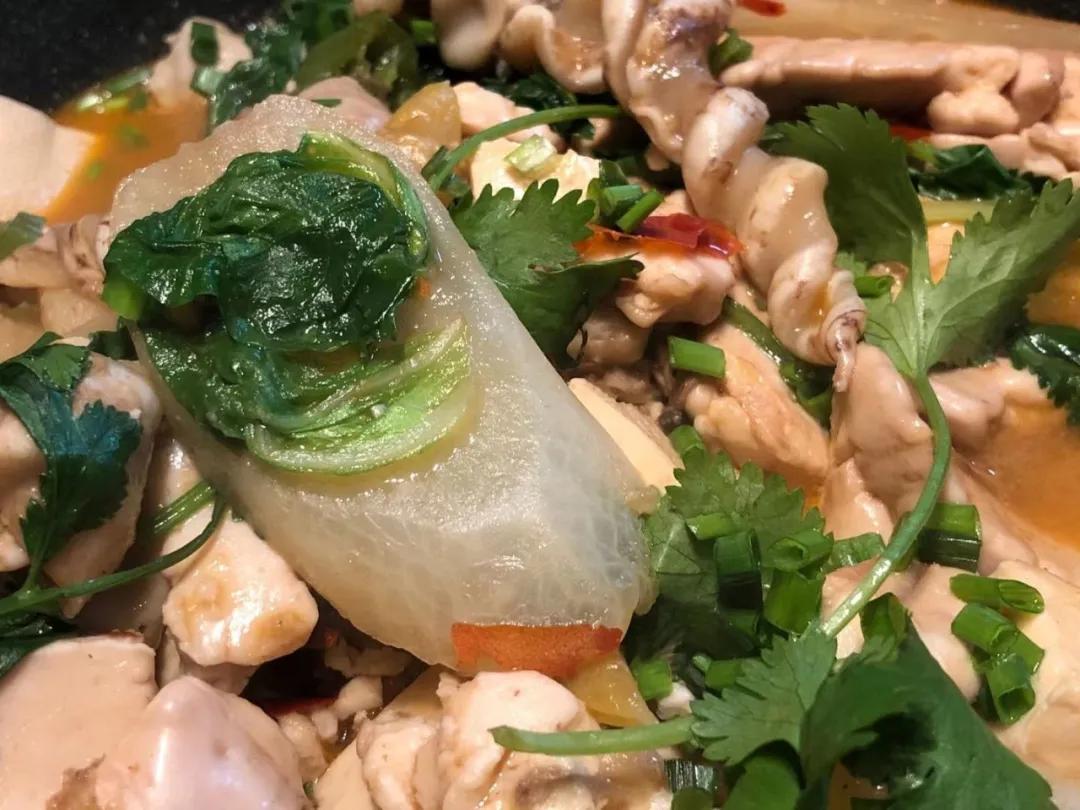 湖北人最爱的红烧鱼杂火锅，这种美食天越冷吃起来越过瘾