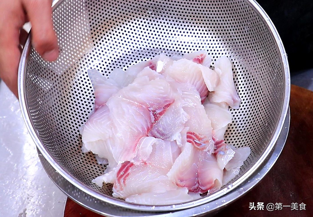 圖片[2]-【白菜魚】做法步驟圖 掌握這個關鍵 湯汁濃白鮮香-起舞食譜網