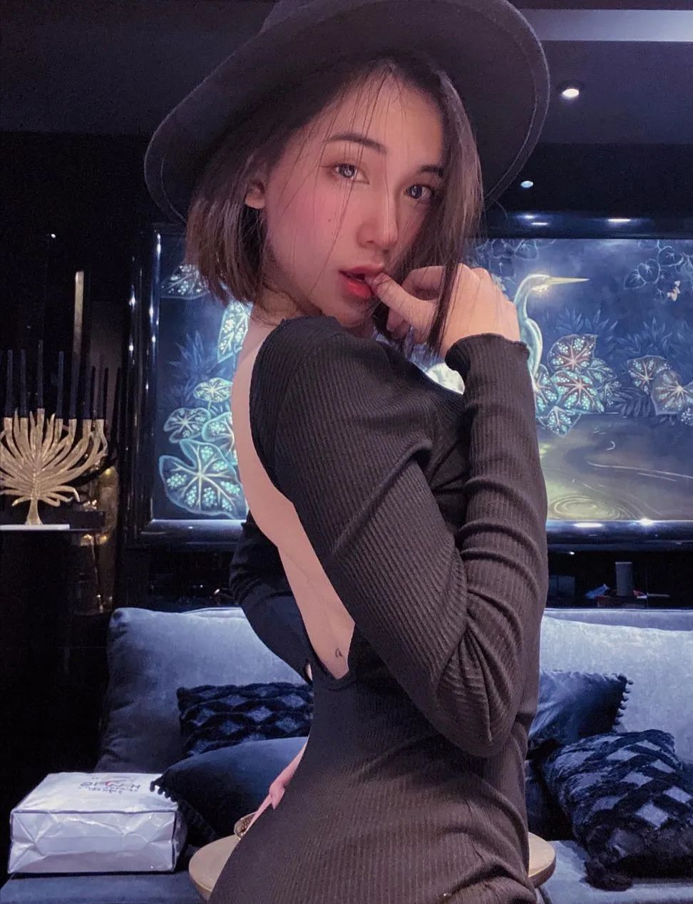 越南"美魔女"tram,身材惹火,性感迷人,完美曲线全靠锻炼