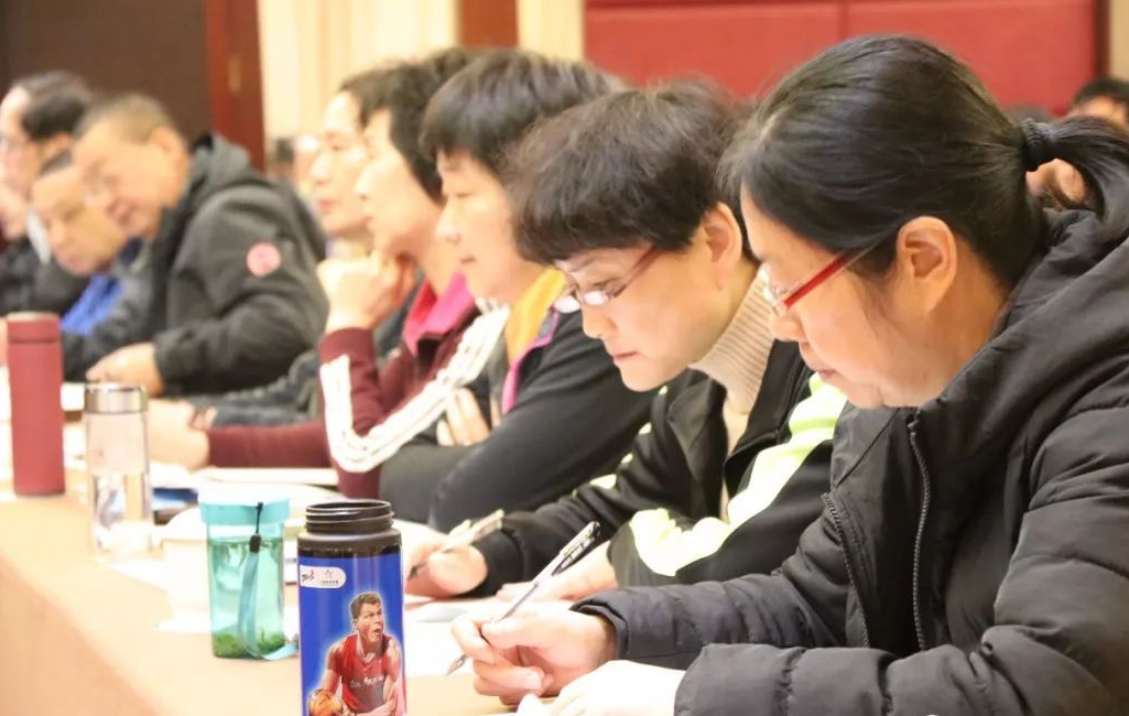 两封在职教师的“辞职信”，让人惋惜的同时，也感受到现实的残酷