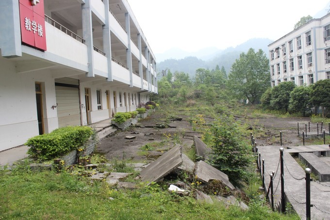 四川彭州白鹿镇二日游“最牛教学楼