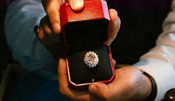 小说《色·戒》：浅谈情感与理智的选择