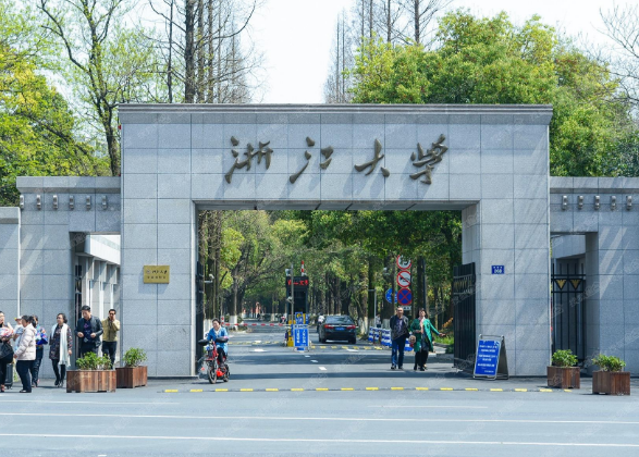 衡水中学张锡峰被录取，不是清北、也不是复旦，而是这所985高校