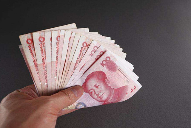 行业分类共有19个大类，谁的平均年收入最高？最高者已超16万