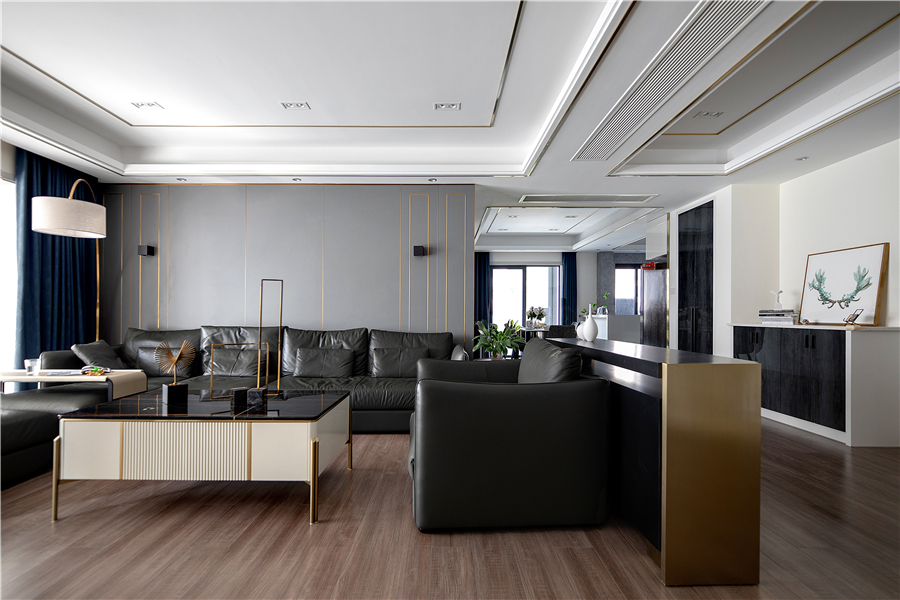 200㎡现代风设计，开放式厨房+餐厅+吧台，轻松自然的生活