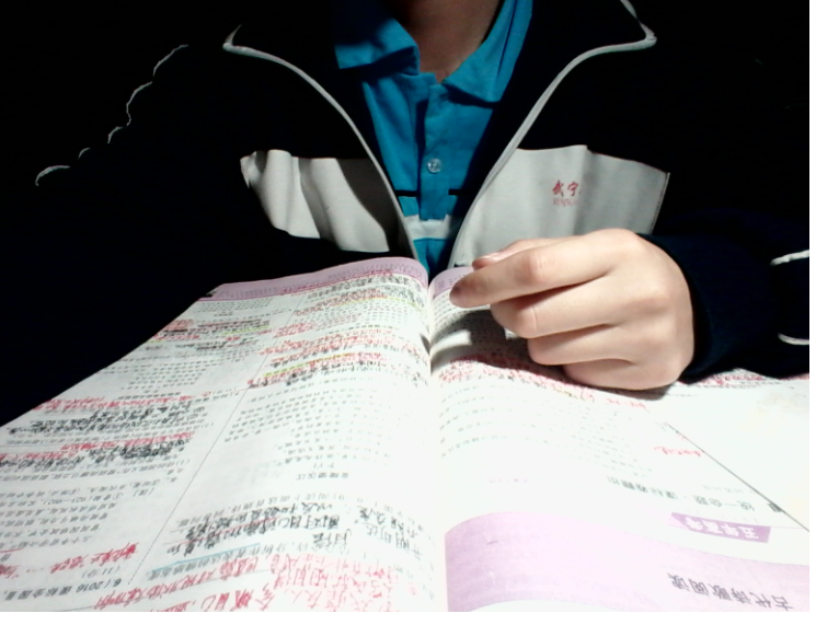 哈佛凌晨四点半的图书馆，半夜十二点的清华，这些毒鸡汤你喝了吗