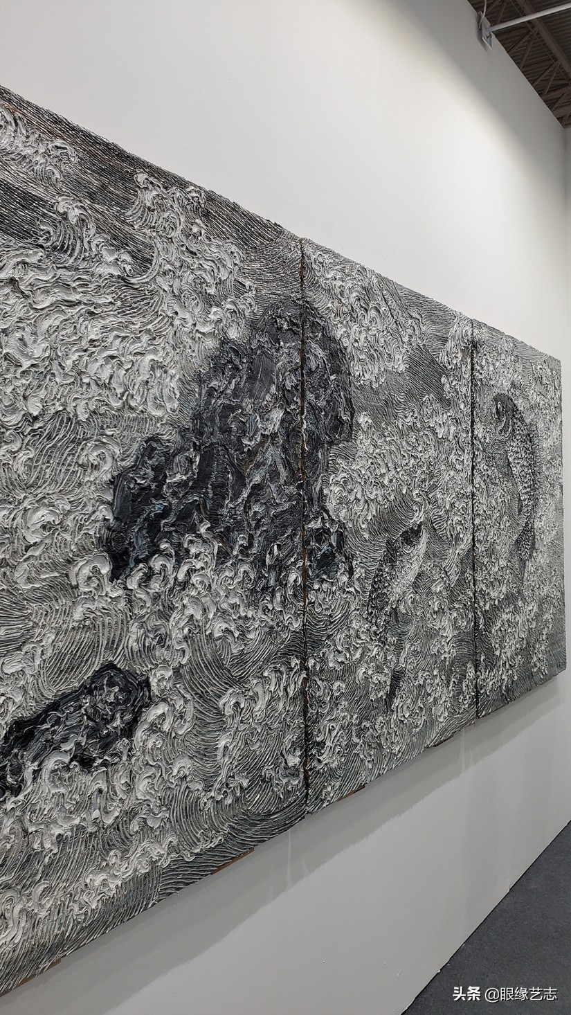 90°以获得最佳观赏角度)从一个思想的起点出发,画家可以构造一个宇宙