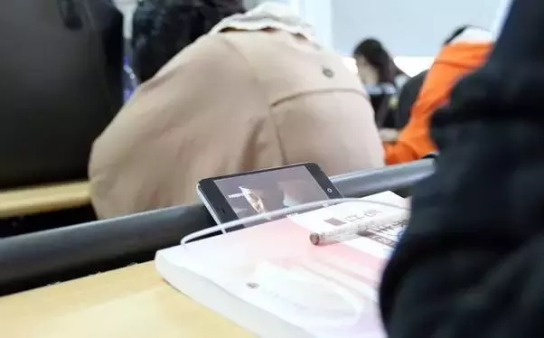 人民日报、团中央痛批：沉睡中的大学生，你不失业，天理难容