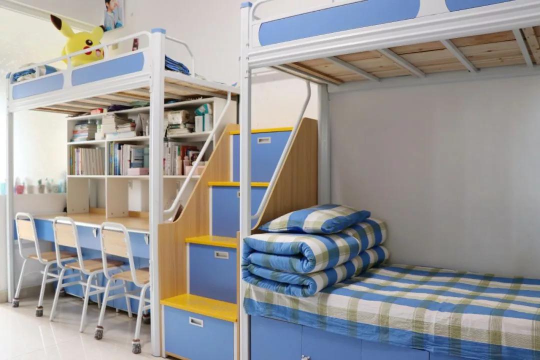 听说女生宿舍有小部分会有矛盾.好啦,今天就聊到这里吧,我是油墨!