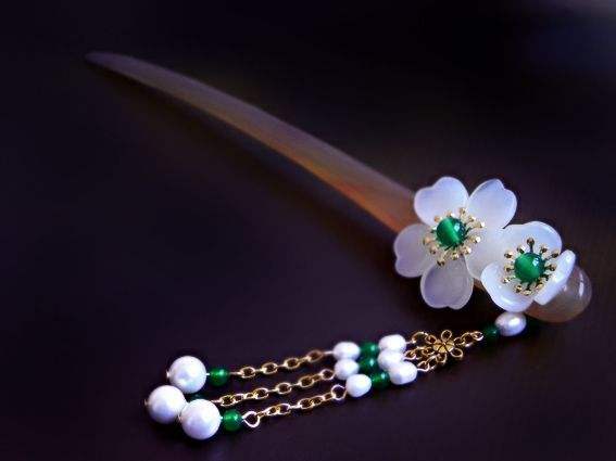 唐代生活探秘:"金钗玉镯"为何会风靡于唐朝?有何历史渊源?