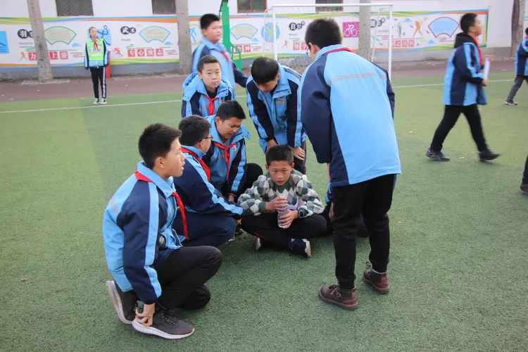 cba啦啦队王浩然(长治市屯留区树人小学顺利举行2019年秋季田径运动会)