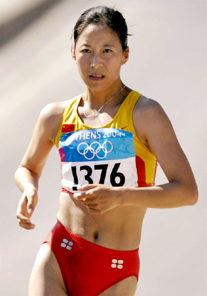 刘翔夺冠的2004年雅典奥运会是黄种人田径的最高峰，至今无法超越