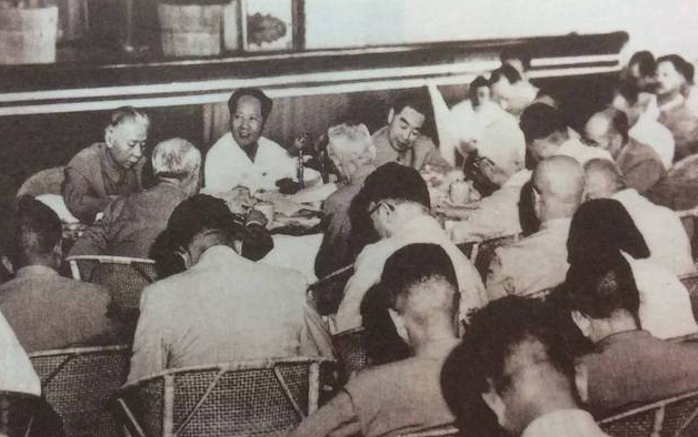 1974年彭老总去世，周总理：将他骨灰送到成都，不得换盒不得移动
