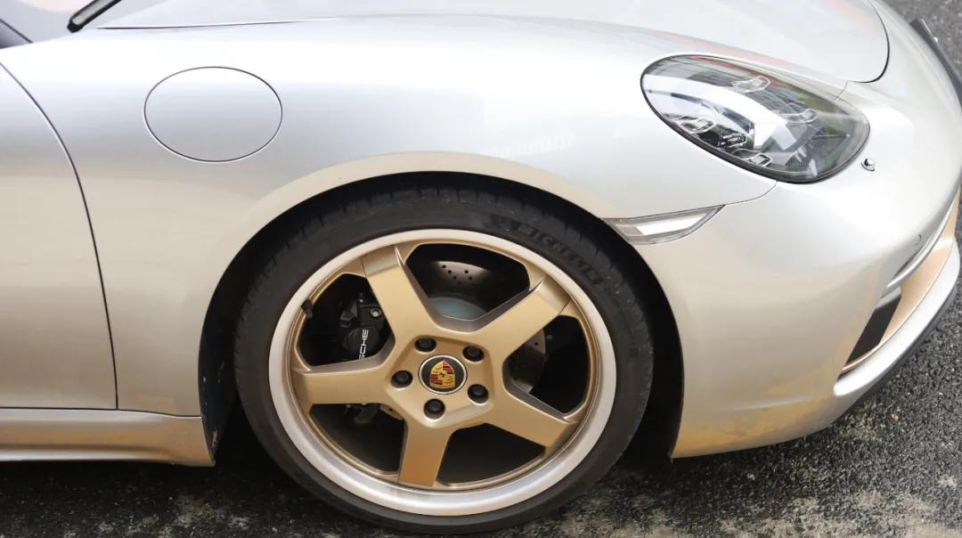 718遍地开花，但唯独这台世间罕有？保时捷Boxster 25周年纪念版