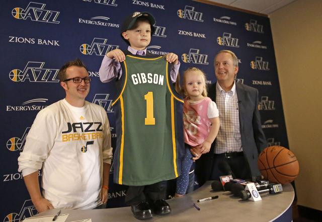 NBA爵士队曾“签下”5岁男孩，合同只有1天，背后故事却让人感动