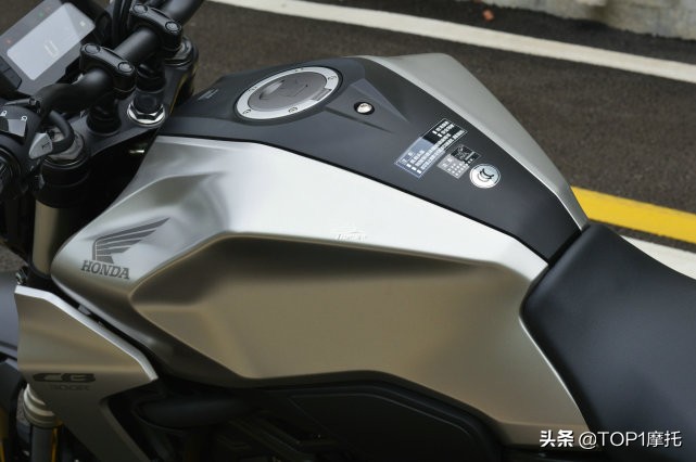 被价格掩盖了实力！本田CB300R骑行体验 完美的入门级街车
