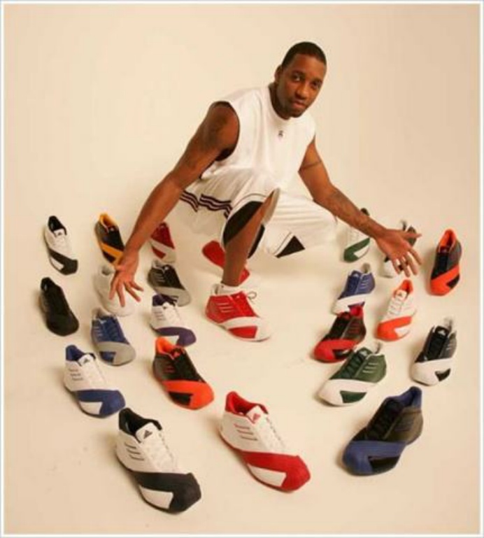 贝壳头篮球鞋新款图片(麦迪一代新配色复刻，你还记得这个酷炫的贝壳头吗？)