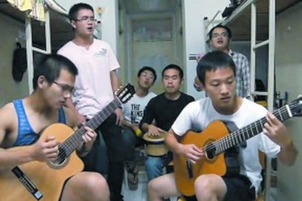 大学生校外租房现象频出，宁可多花钱也不将就，到底是因为啥