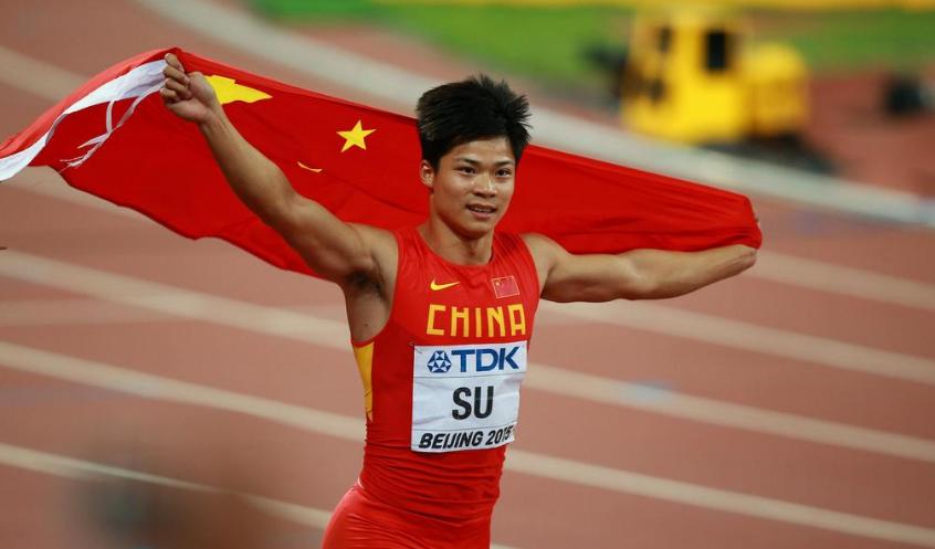 9.98秒，苏炳添打破亚洲百米赛纪录，创造黄种人的神话，一战封神