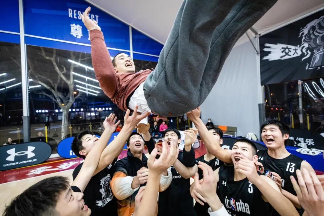 为什么我热爱nba（我们为什么热爱体育比赛？这里或许有更深层的答案）
