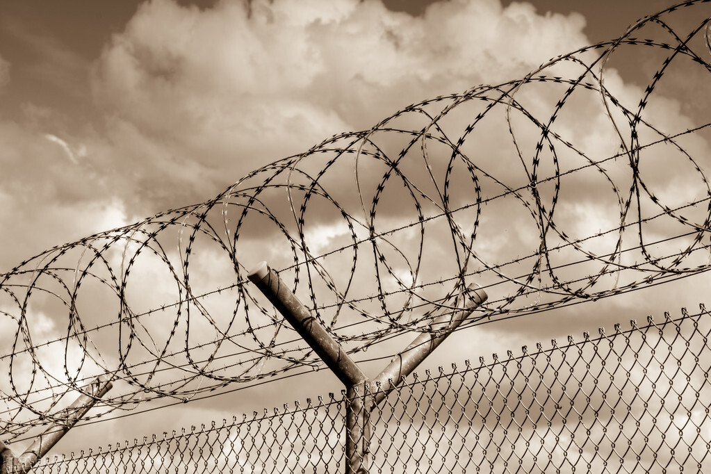 23年4次入狱，2次提前出狱仍不悔改，出狱1年强奸16位妇女