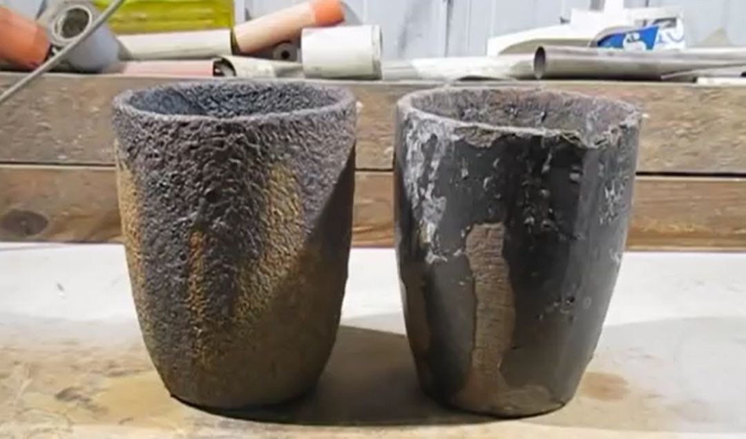 坩埚是什么锅?专门装熔化的铁水,耐高温程度超乎想象