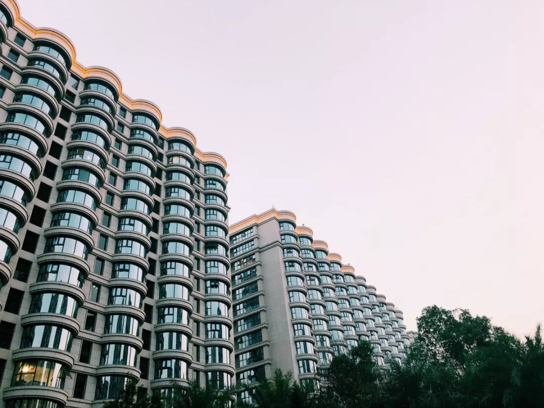 老破小一平10万+！我们走遍厦门18所名校，为你曝光最贵学区房！