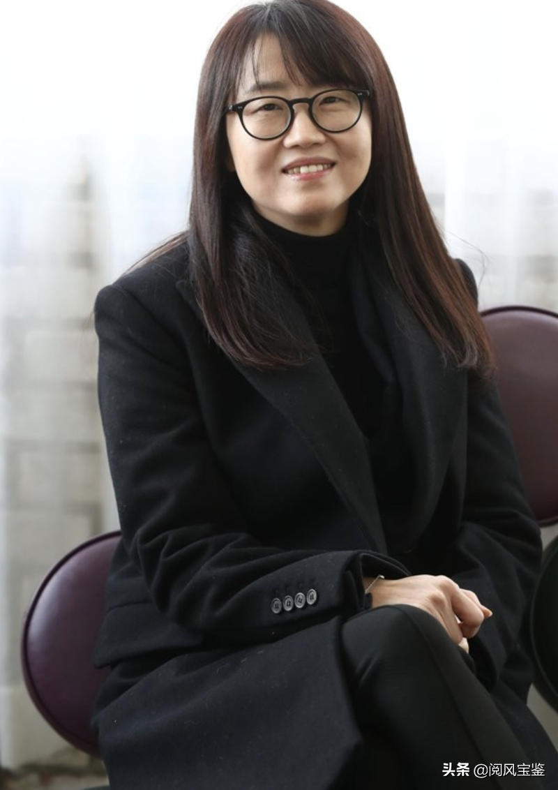 韩国人的大男子主义去哪里了？编剧的妻子攒了很多钱，丈夫系着围裙忙着买东西。