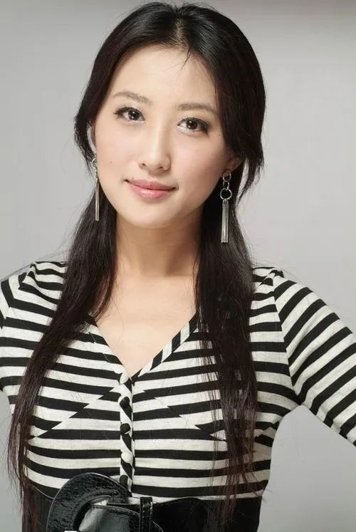 中国“环球小姐”20年，选手境况悬殊巨大，有人与赞助商老板结婚