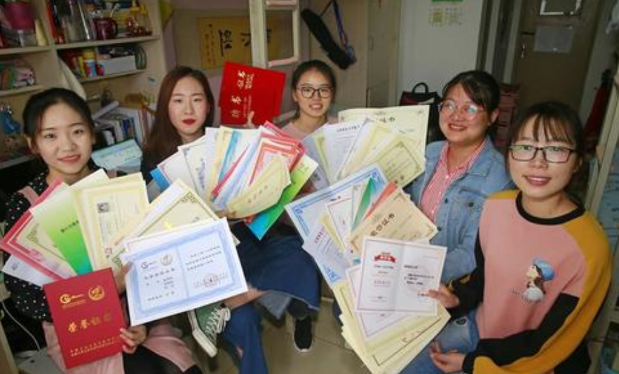 大学期末考试并不难，为什么很多学生会挂科，是老师故意不给过吗