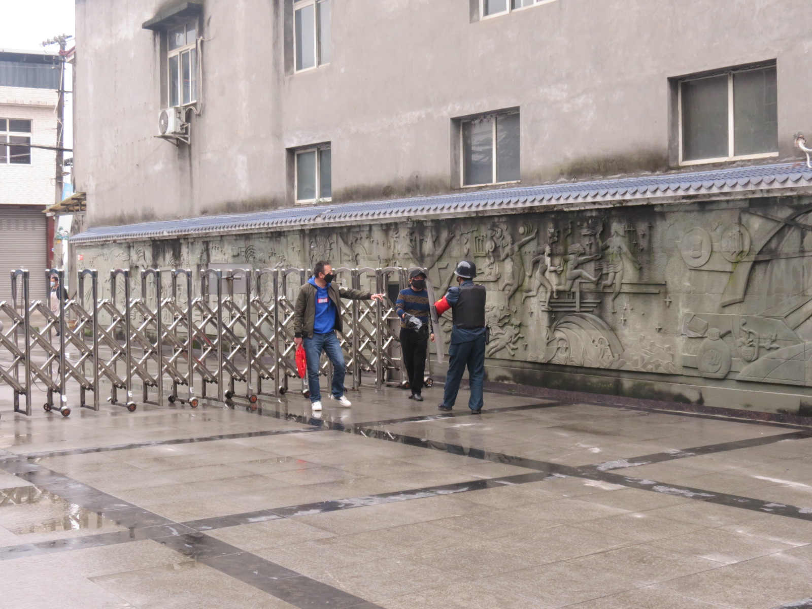 四川东坡区永寿小学开展反恐防暴应急处置演练