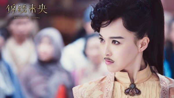 3,赵丽颖《老九门》中赵丽颖饰演新月饭店千金,为了躲避联姻,变装成小