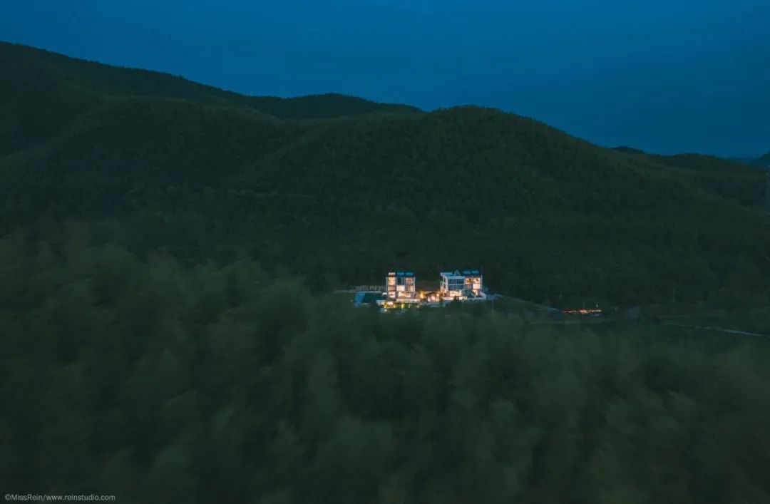 足球草坪婚礼(莫干山亲子度假宝地！森林无边泳池，700㎡超大草坪，尽情撒欢)