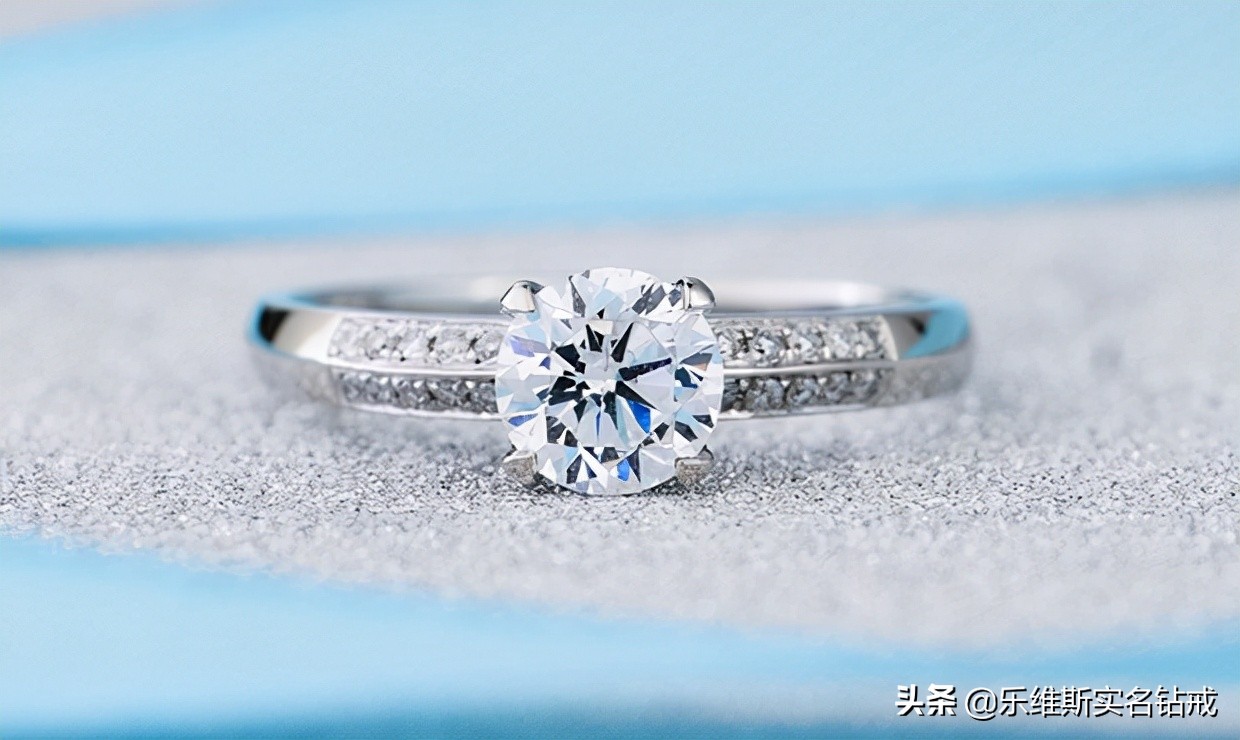 白金婚戒掉色嗎？能帶著游泳嗎？婚戒買白金的是否牢靠？