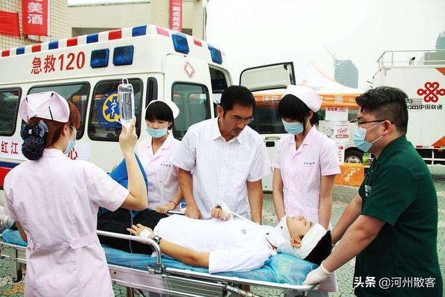 没有硝烟的战场，寒门学子命运的转折点，一部改变家长思维的电影