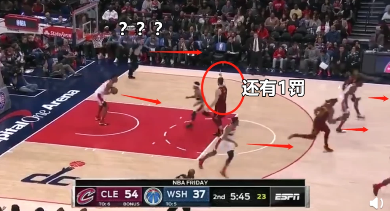 篮球史上的5大乌龙球(NBA尴尬走神瞬间：“乌龙球”还被对手帽？不上五大囧对不起奥胖)