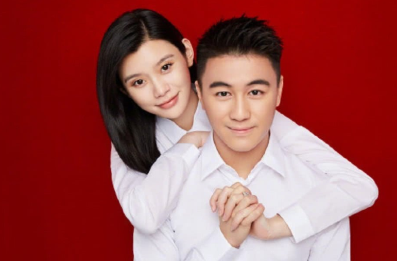 奚梦瑶孕晚期仍坚持工作，自曝怀孕后变肿，卸妆后素颜皮肤白嫩