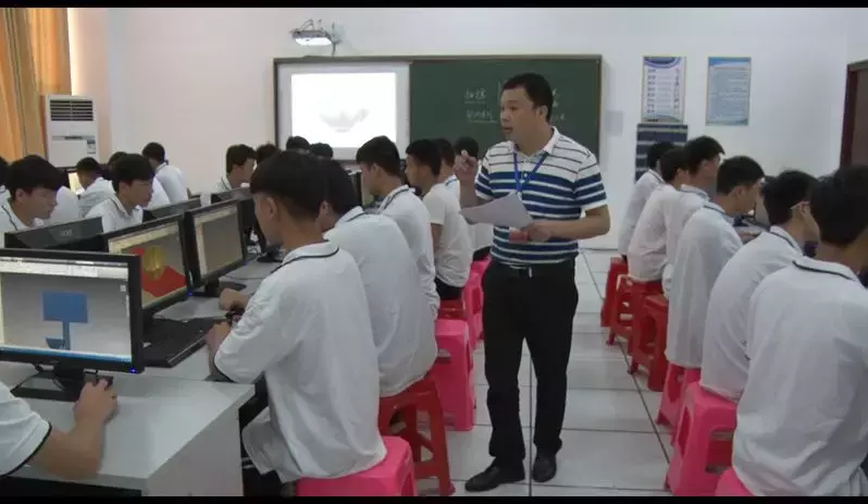 刘唐根：职业教育战线上的一面旗帜｜榜样