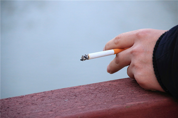 烟酒不沾，寿命更短？一辈子不抽烟、不喝酒的人，能活得更久吗？