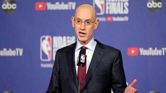 为什么沙发上不能看nba（姚明很生气，肖华再发声，但偷换概念小伎俩，双重标准太虚伪）