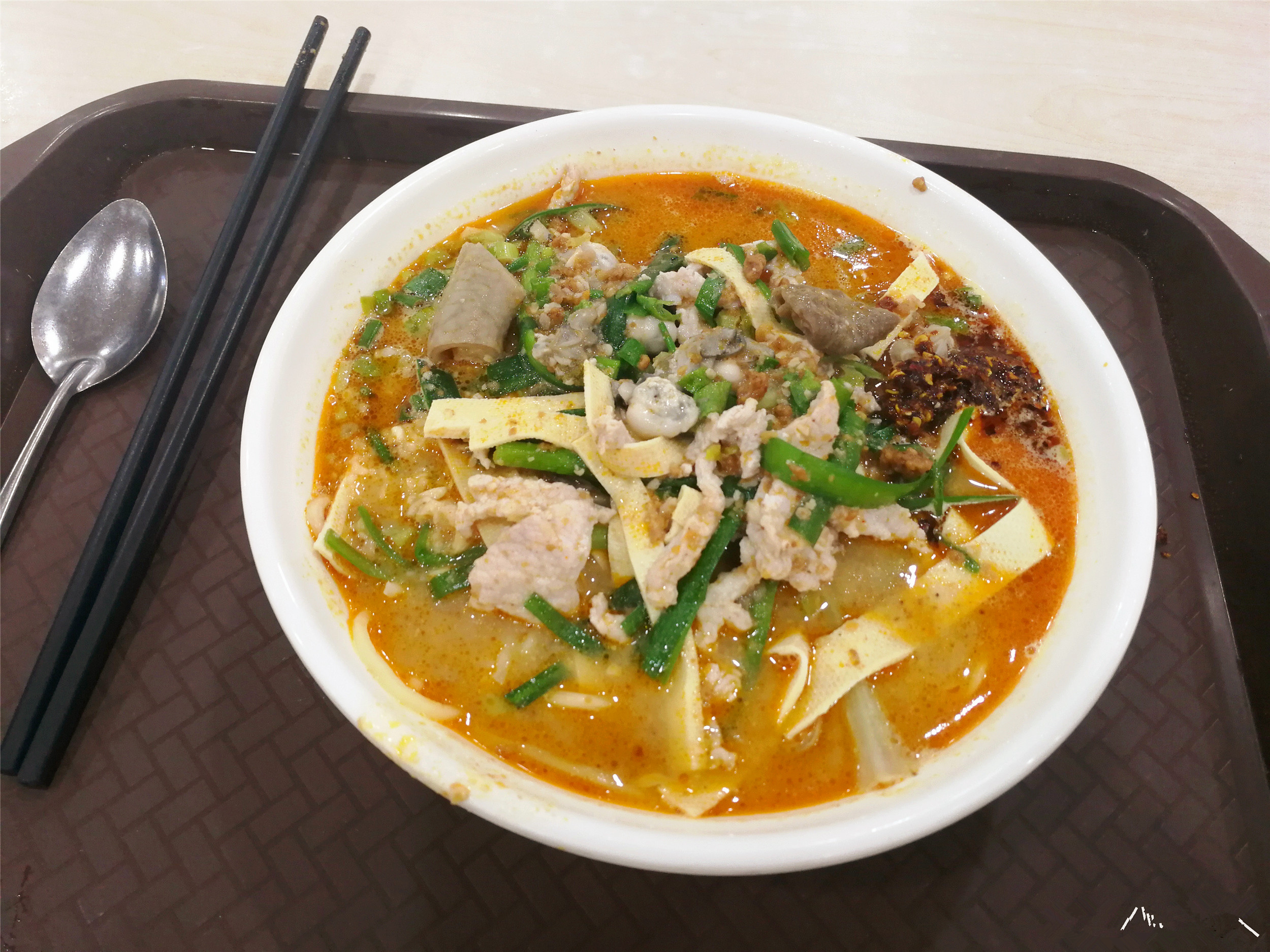 厦门大学食堂有多好？中式大厨做盘菜6元，米饭免费10年，值了