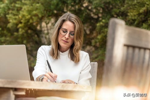 老公给妻子发了一条微信：“清明节过完，我们就离婚吧”