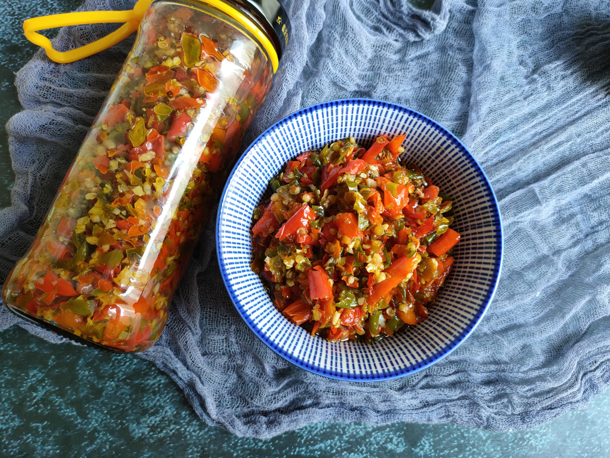 辣椒酱如何长期保存不变质？老厨师：做到3点，放一年都不坏