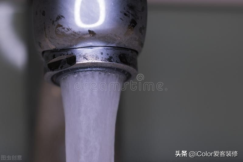 卫生间马桶这样装才是正确流程，装修老师傅亲自指导，跟着学省钱