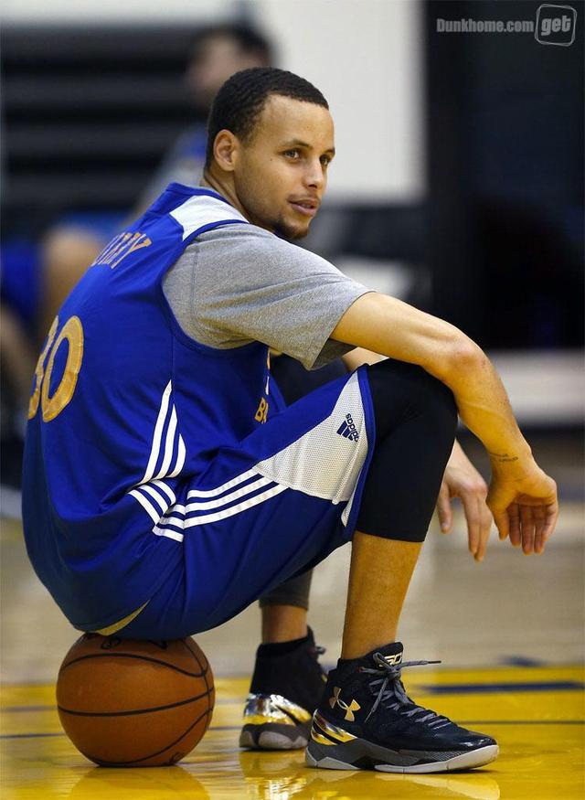 puma为什么不赞助nba（球鞋市场大乱斗, 为什么NBA球星不再签约耐克阿迪了？）