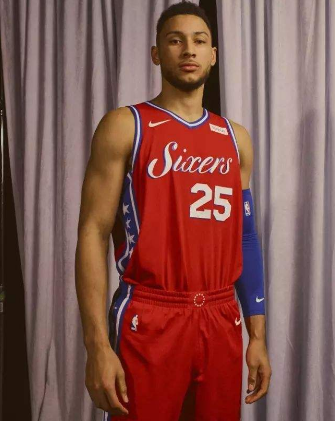 為什么有nba短袖球衣（為何NBA聯盟不顧球員反感，一定要穿短袖球衣？說出來別不信）