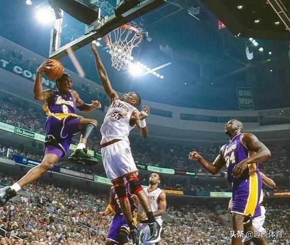 NBA经典回顾:2001年76人VS湖人！ 艾弗森骑跨泰伦卢48分超神!